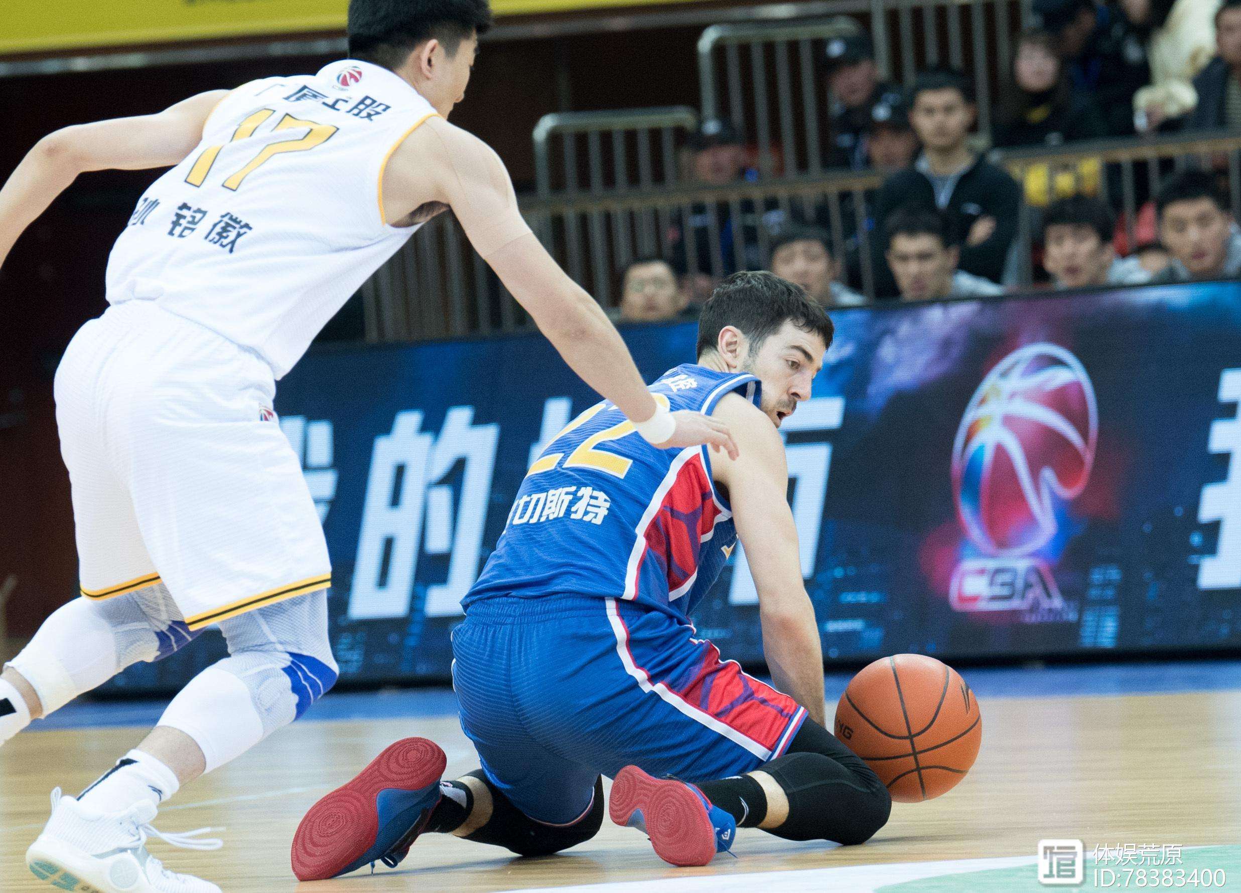 lol台服官网首页地址-包含赛地聚焦——葡超冲刺阶段热度飙升，广东宏远篮板制胜，态度坚定，球队文化再被提及的词条