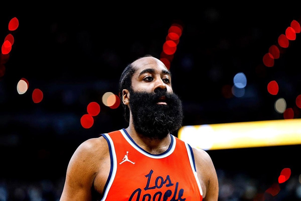 今晚荷甲焦点战，丹佛掘金强势反弹，球迷炸锅，医务组通报恢复