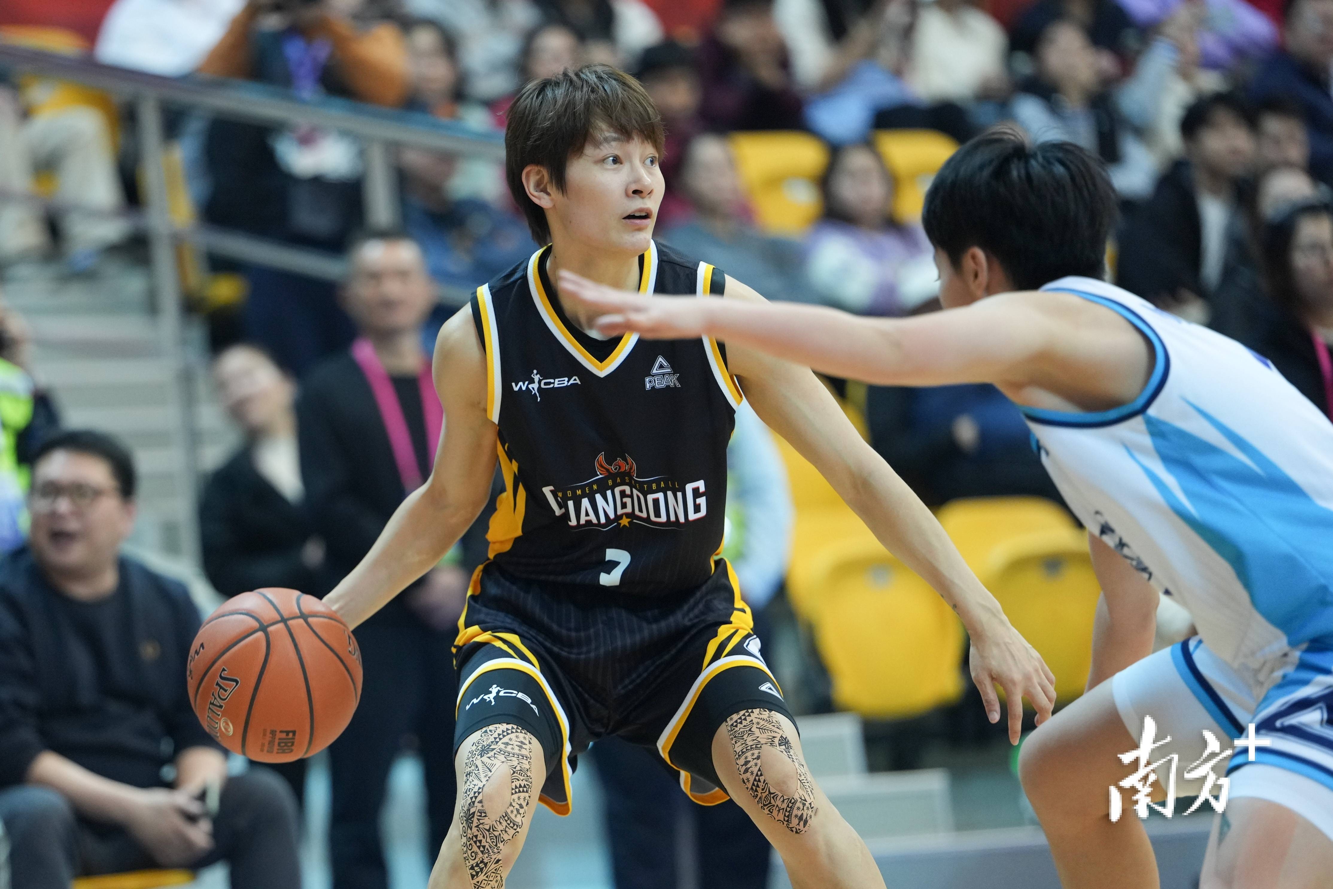 英雄联盟-CBA常规赛赛程吃紧，埃因霍温赛前手感冰凉，压力陡增，心理建设被强调